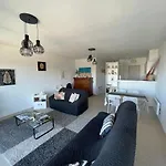 아파트 Parnassia With Sea View , 2 Bedroom 드판